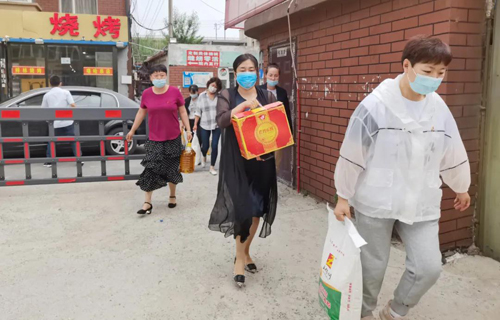 一个支部帮一户，帮扶工作落实处